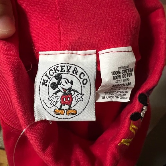 Mickey & Co Vintage red embroidered turtleneck size Medium - Picture 5 of 6